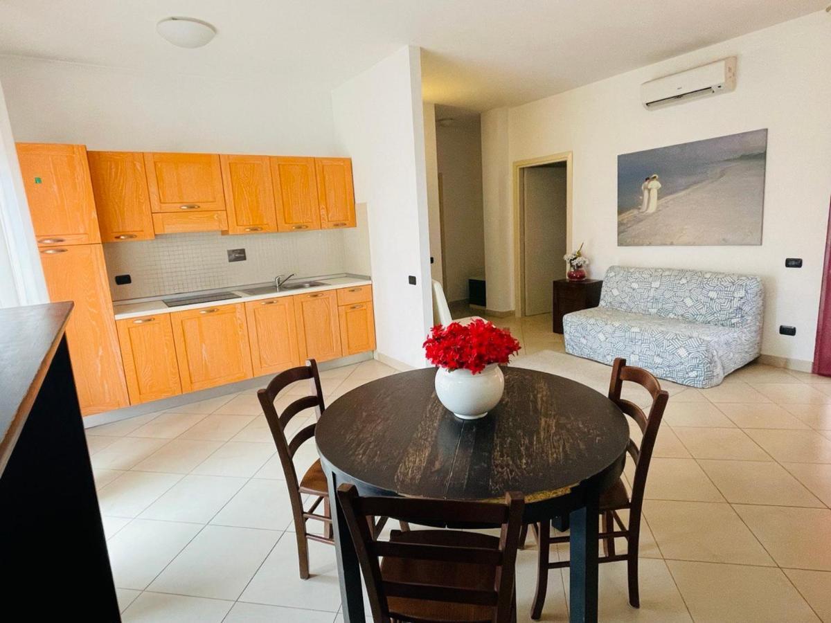 Regina Del Mare Holiday Apartments Tirrenia Luaran gambar